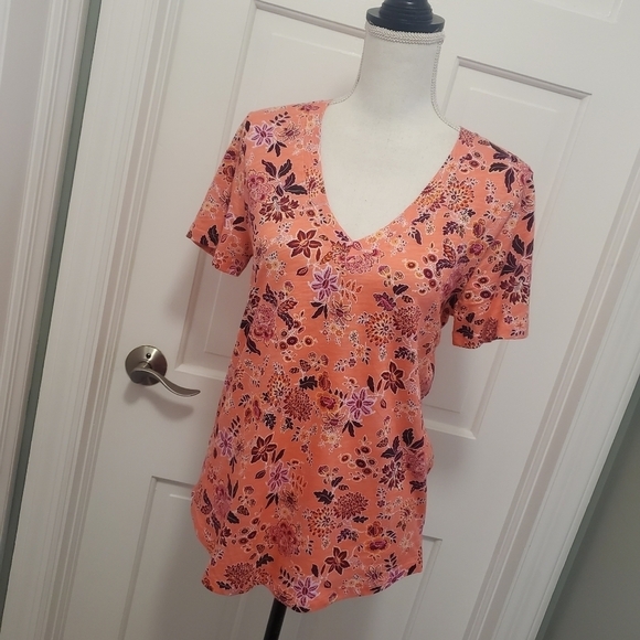 LOFT Floral Print vneck tee shirt 100% cotton Size Small, colorful - Picture 5 of 9